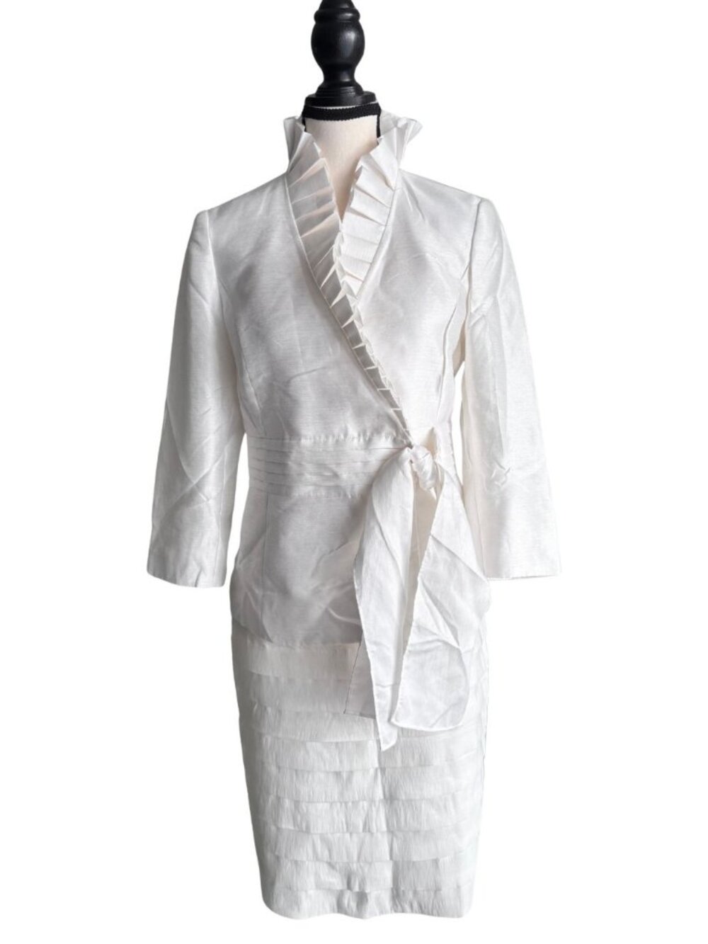 KASPER GORGEOUS BELTED JACKET WITH PLEATED COLLAR, SZ.4